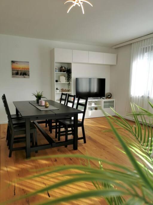 Woerthersee: Gemuetliche Wohnung Klagenfurt am Woerthersee Eksteriør billede