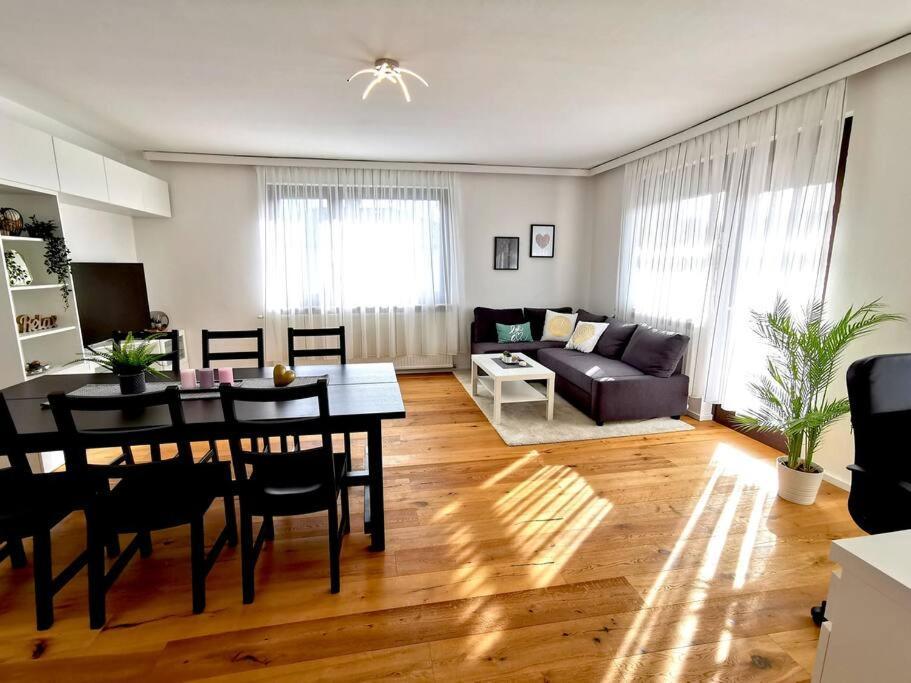 Woerthersee: Gemuetliche Wohnung Klagenfurt am Woerthersee Eksteriør billede
